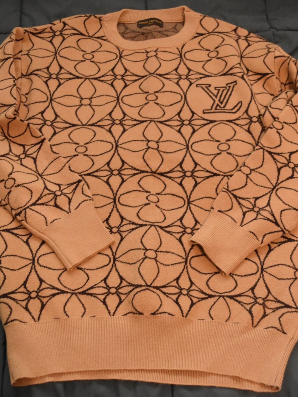 Louis Vuitton Tan Cashmere Sweatshirt Size Medium - Super cute!